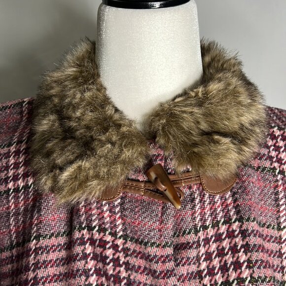 St. Bernard Plaid Gingham Cape Faux Fur Collar - Picture 2 of 10